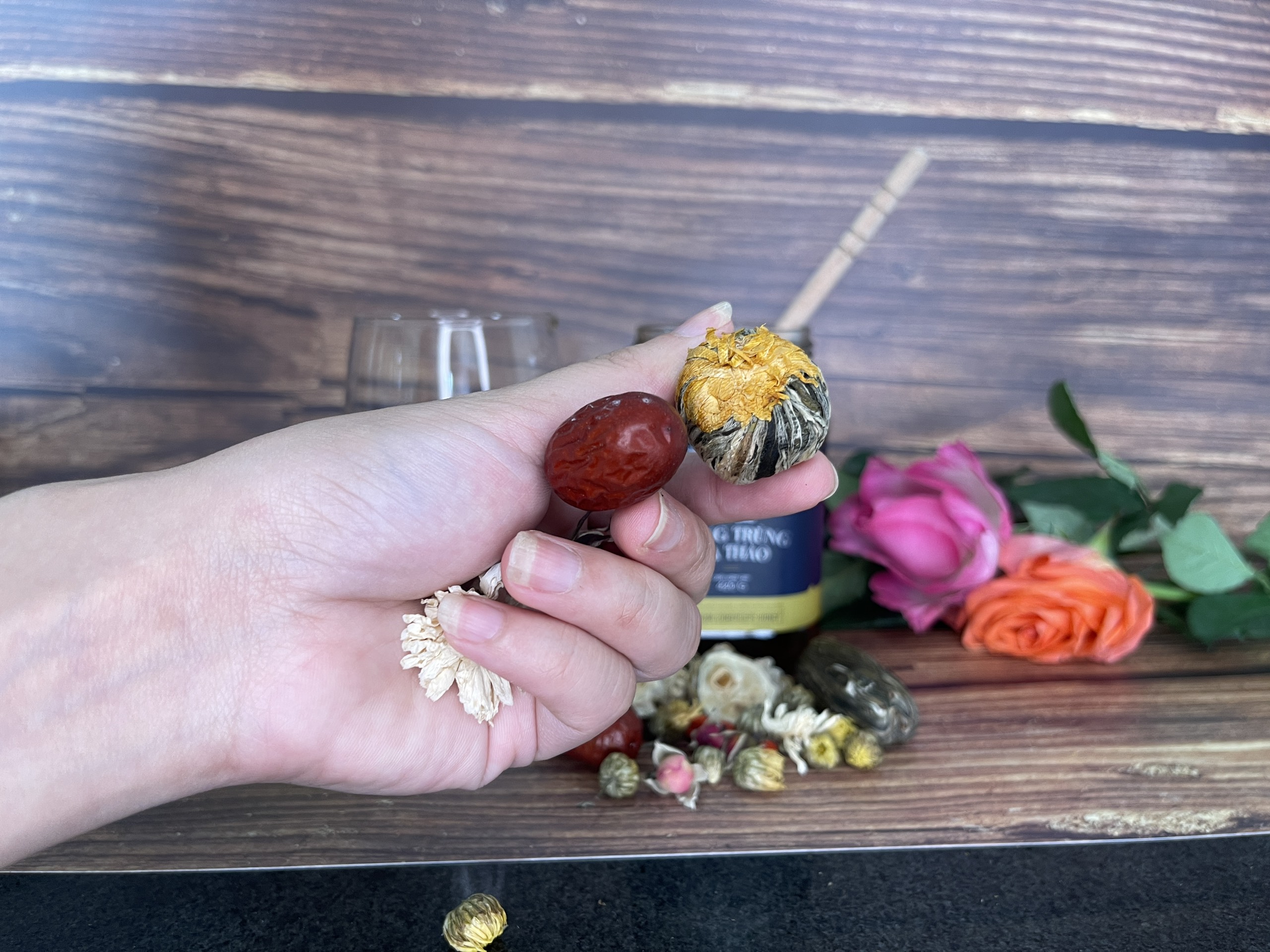 mật ong hoa táo Bắc Giang kết hợp trà thảo mộc