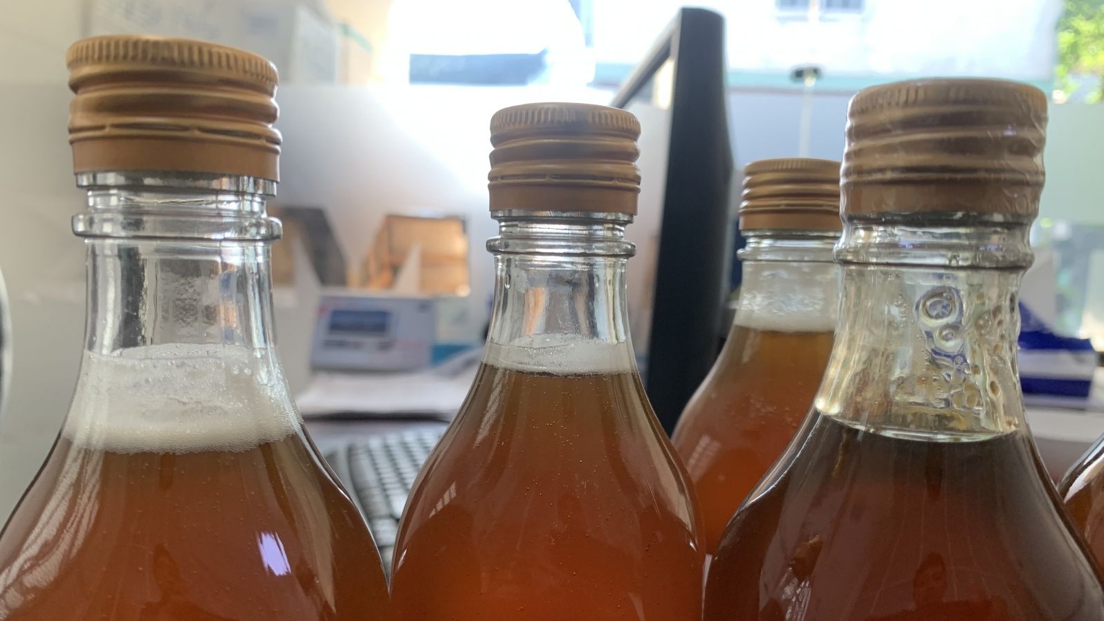 mật ong cũ bị đóng đường